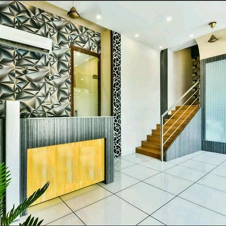 Hotel Palace Residency Near Lokmanya Tilak Terminus Mumbai Kültér fotó
